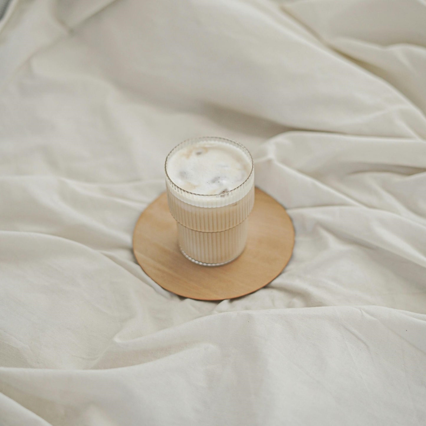 Bliss — 400 ml Ribbed Glass Tumbler with Lid and Straw