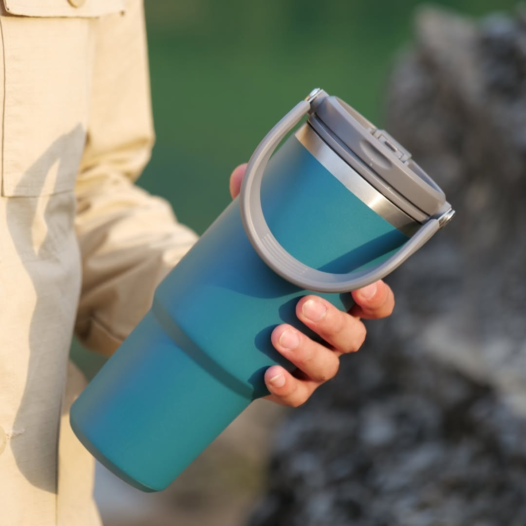 Personalized Eclat 2.0 — 2-way sip, 900ml Tote Tumbler